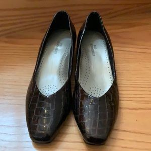 Ros Hommerson Shoes 7.5M